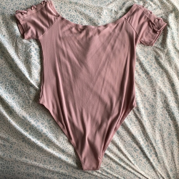 Size medium light pink bodysuit from Papaya - Picture 2 of 2